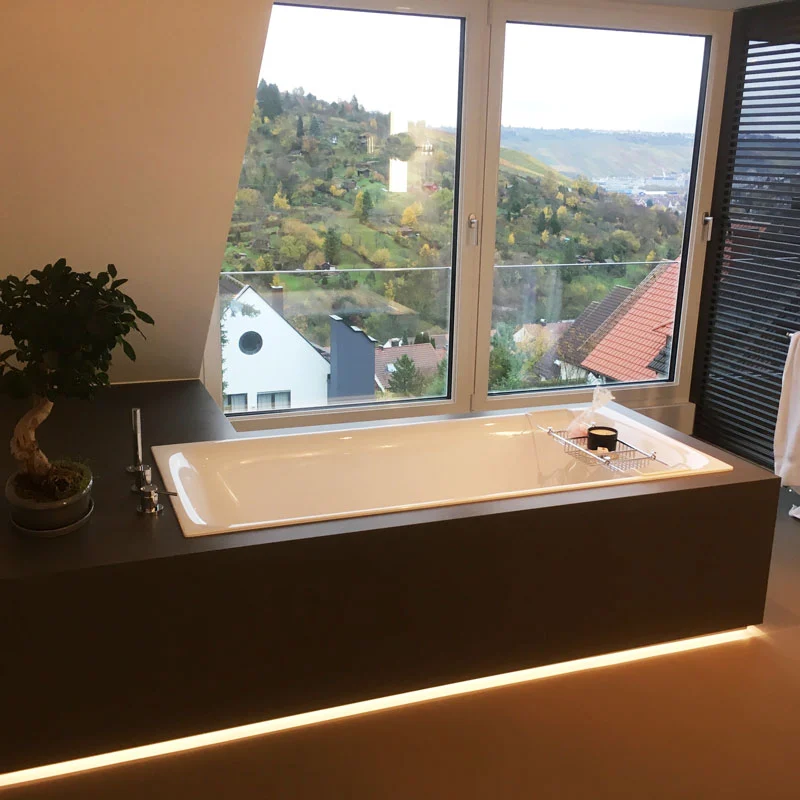 Badezimmer mit Badewanne