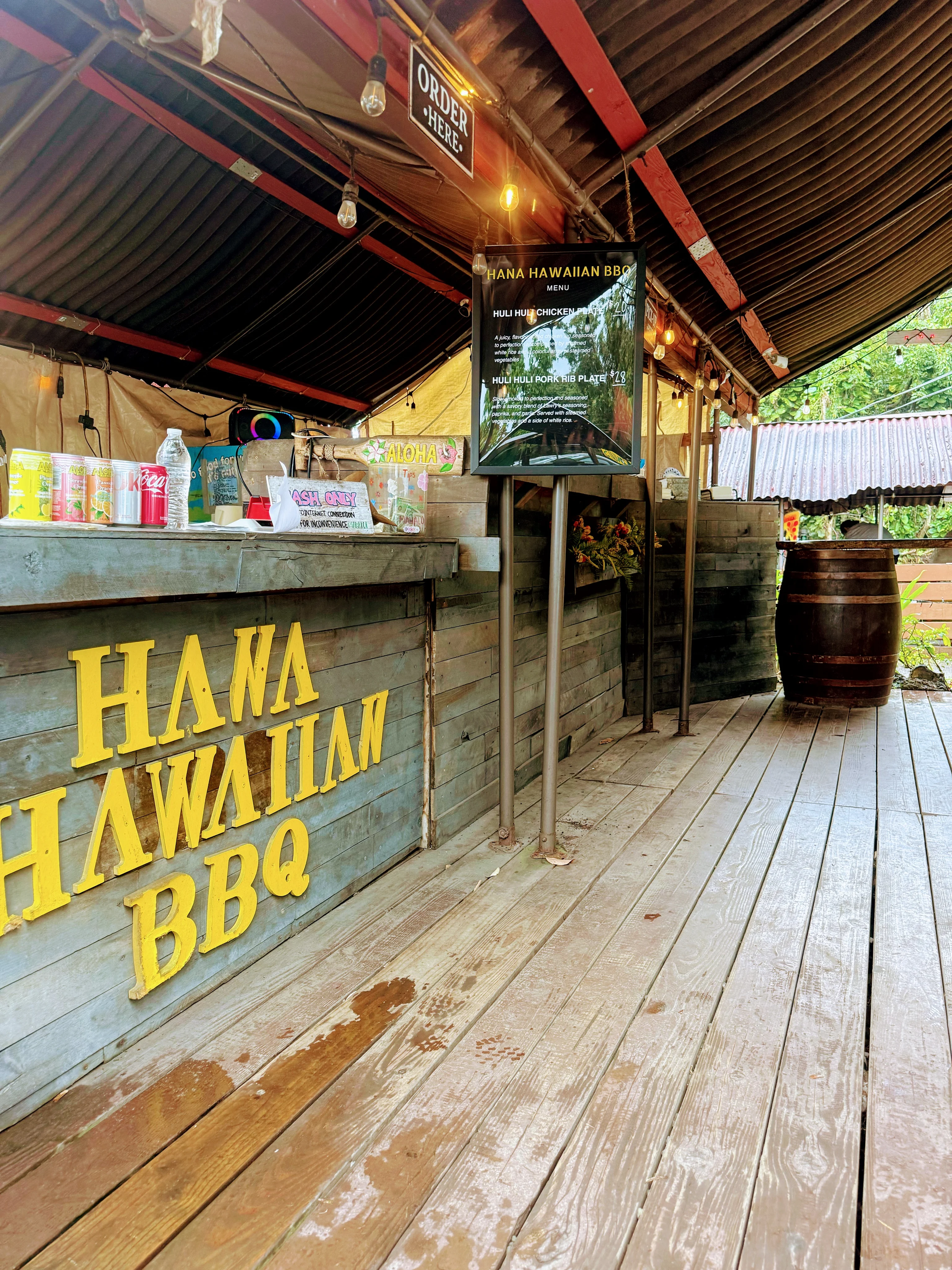 Local Hāna Hawaiian barbecue stand