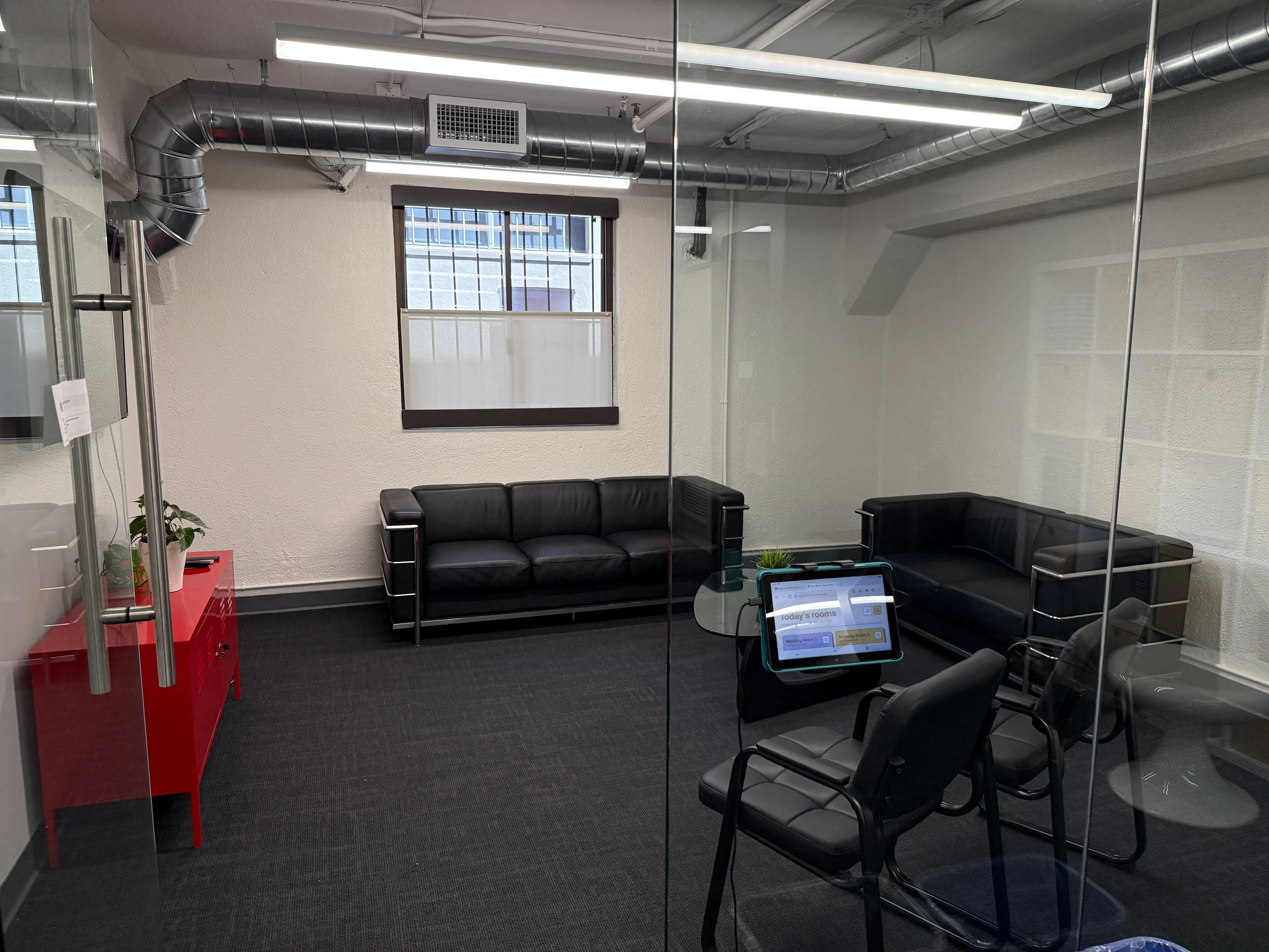 A comfortable meeting space for founder catch-ups and team sessions.