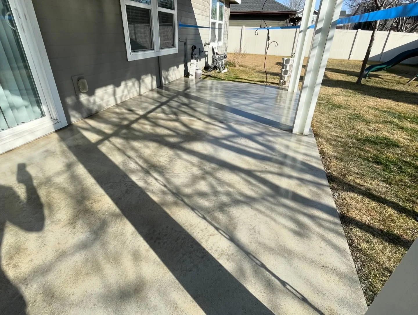 Concrete patio with a mottled gray finish