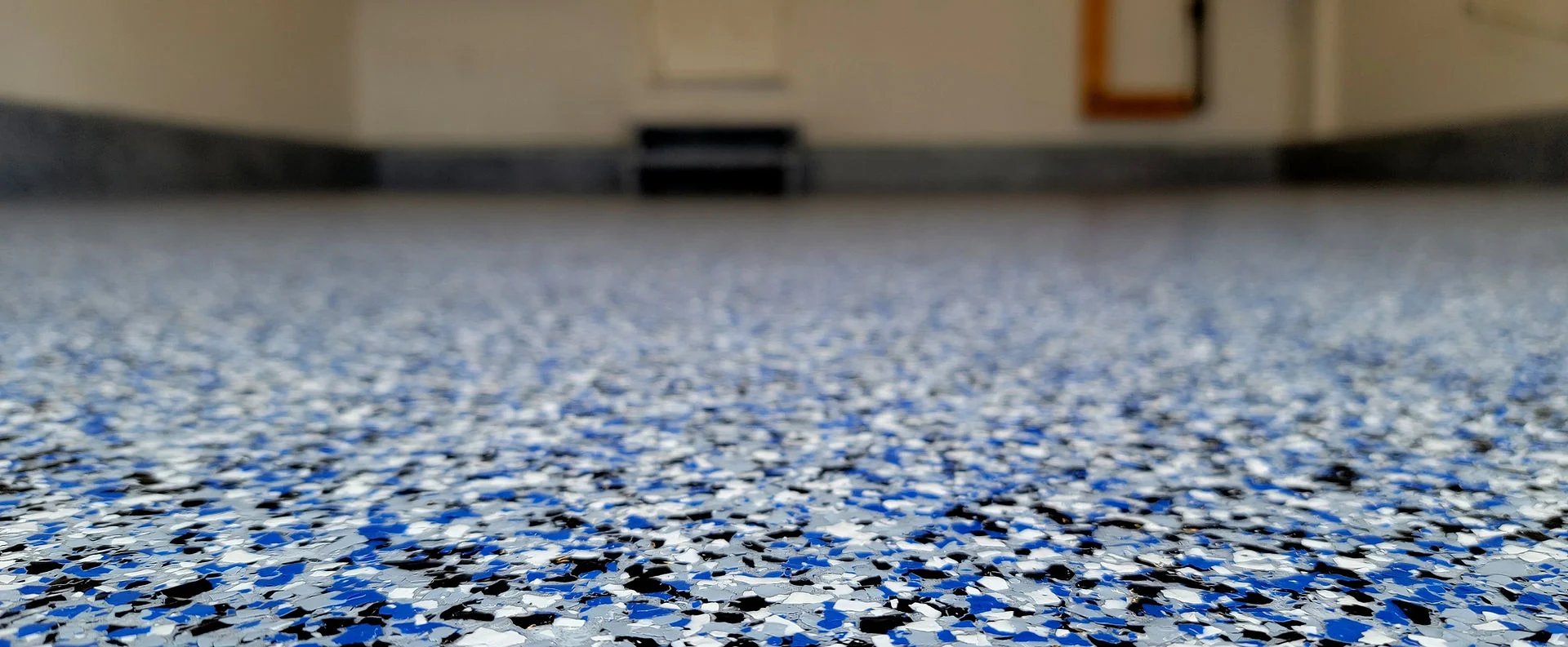 Decorative flake floor by Yankee Coatings