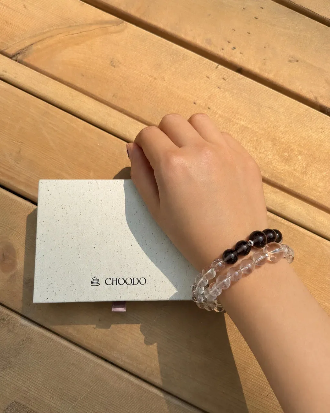 Instagram post with the caption: 🫶😘\n\n #NeutralAesthetic #EffortlessElegance #AestheticJewelry #...