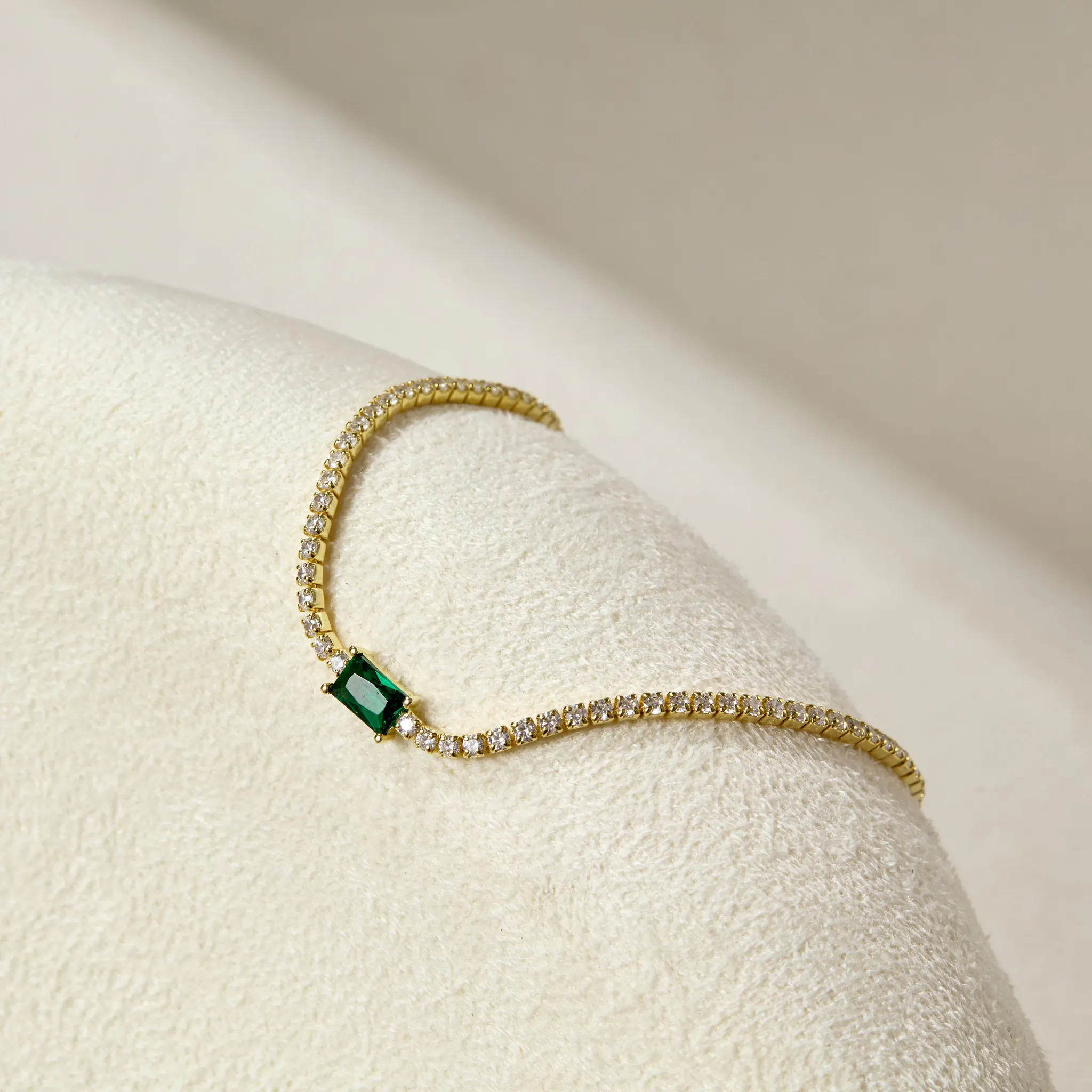 Instagram post with the caption: 💎💚💚💚💚\n\n #quietluxurystyle #choodo #NaturalGemstones #neutra...