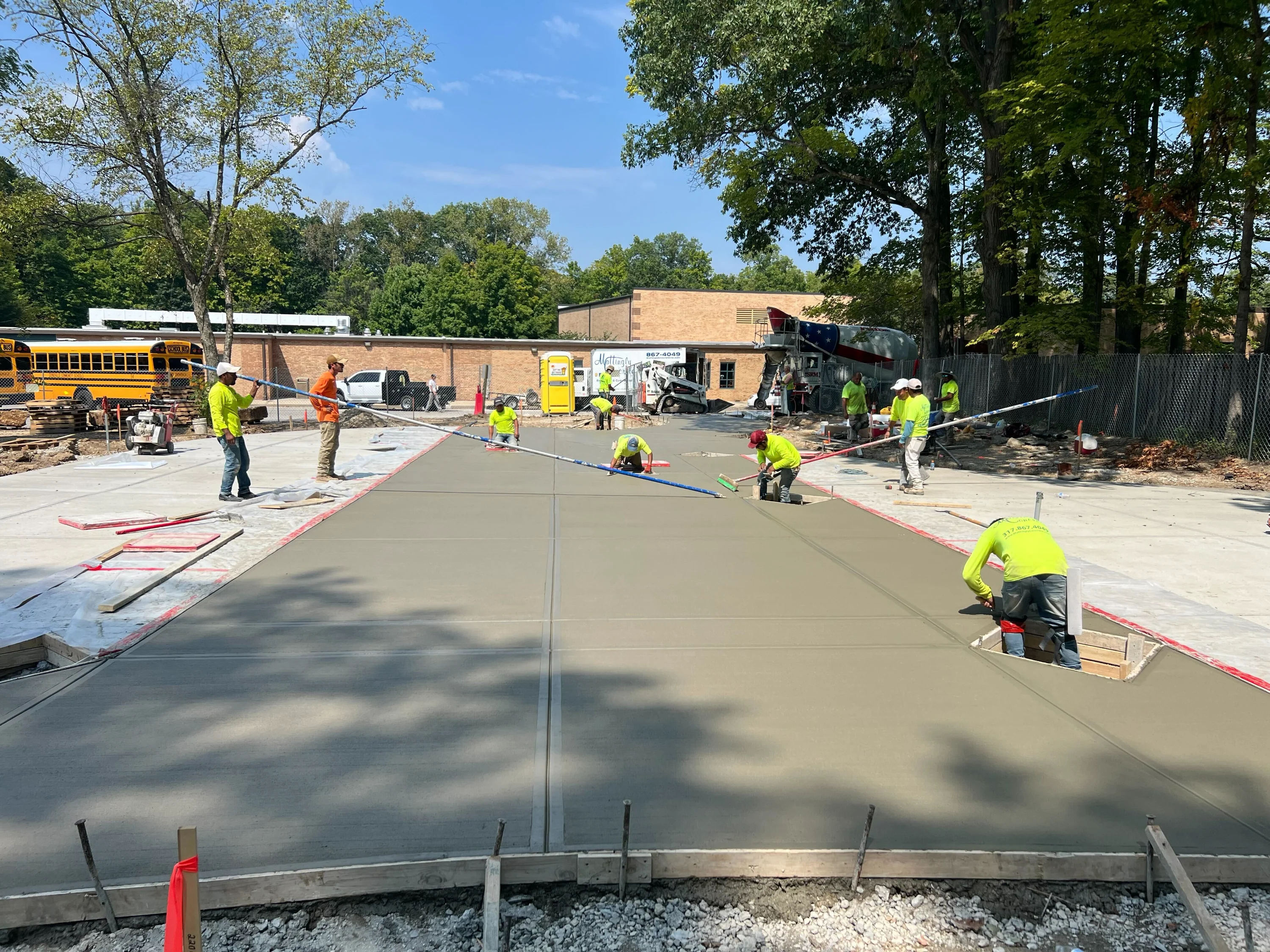 Commercial concrete slab pour