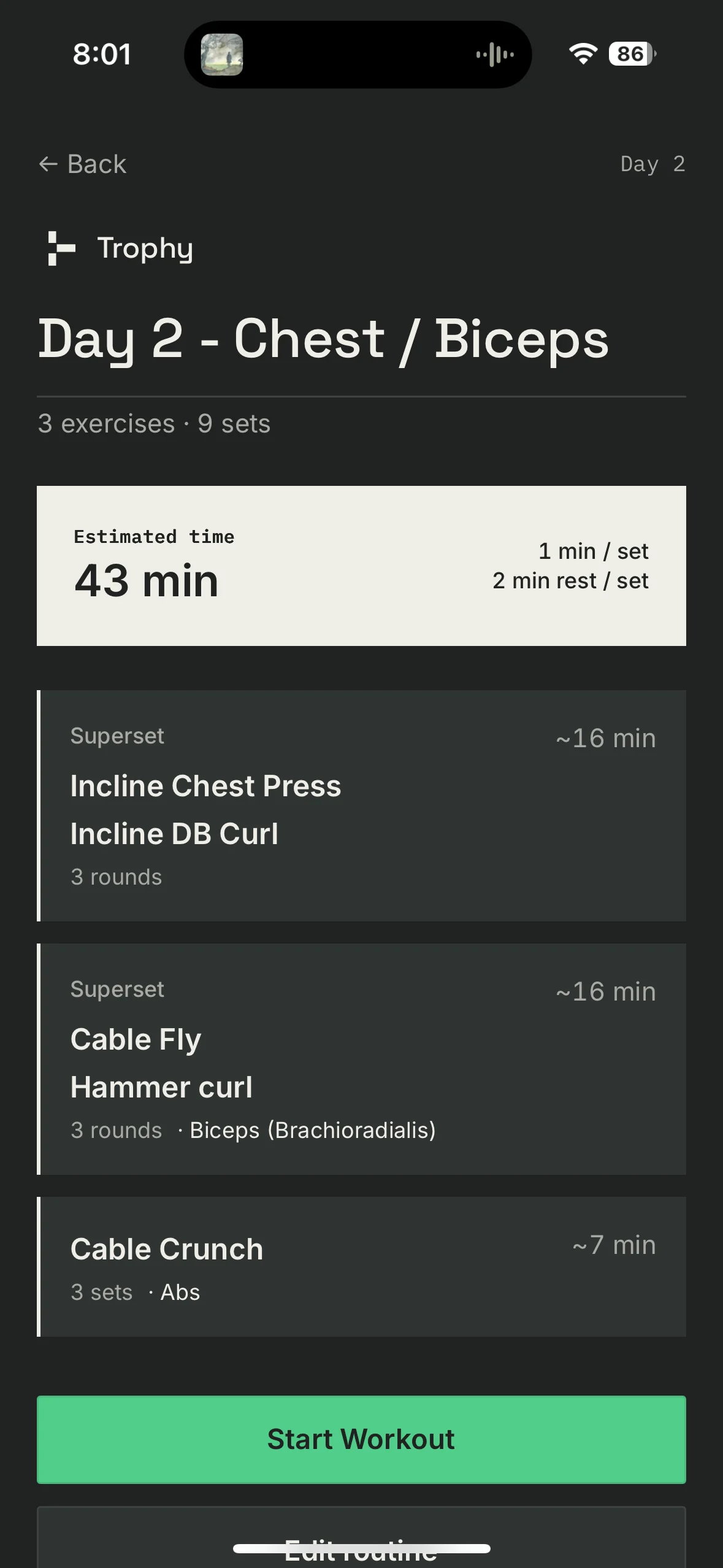 Trophy's training-day preview for Day 2, Chest / Biceps: 3 exercises, 9 sets, an estimated time of 43 minutes, two supersets and a Start Workout button.