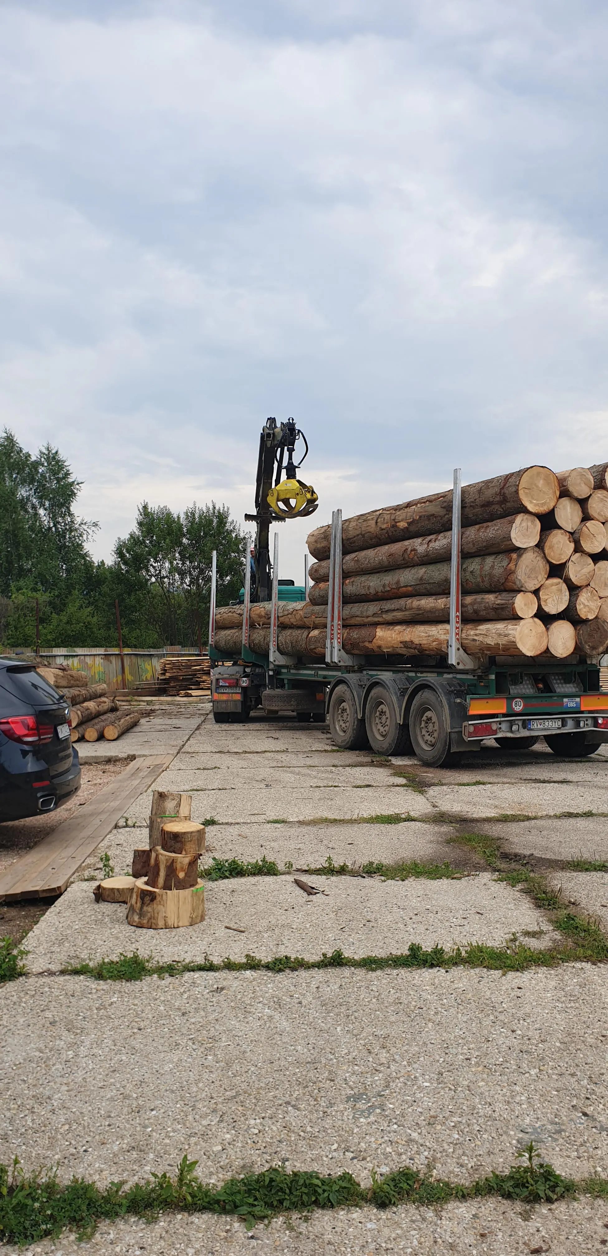 Preprava guľatiny do prevádzky Copperwood