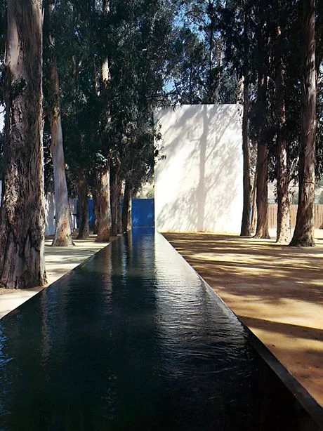 Concrete walls and water at Luis Barragan's Las Arboledas