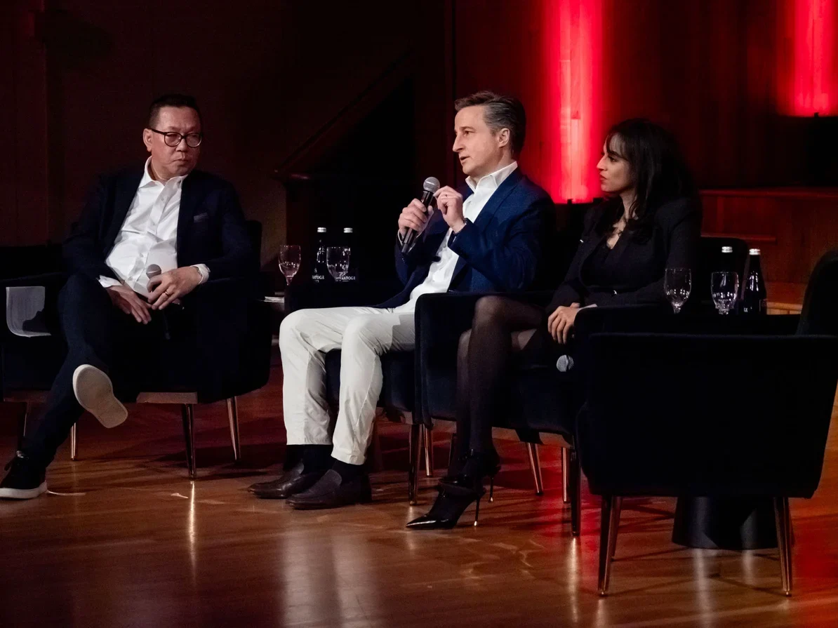 Marco Buchbinder speaking on a conference panel