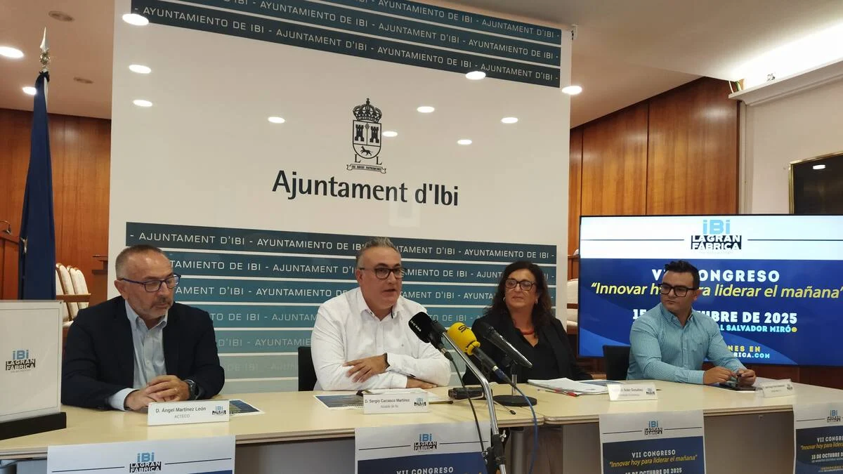 Presentación del VII Congreso Ibi La Gran Fábrica en el Ayuntamiento de Ibi