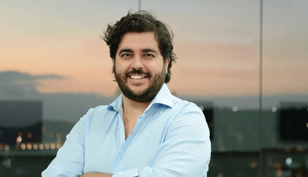 Rafael Tamames en las oficinas de Findasense durante la entrevista con Reason Why