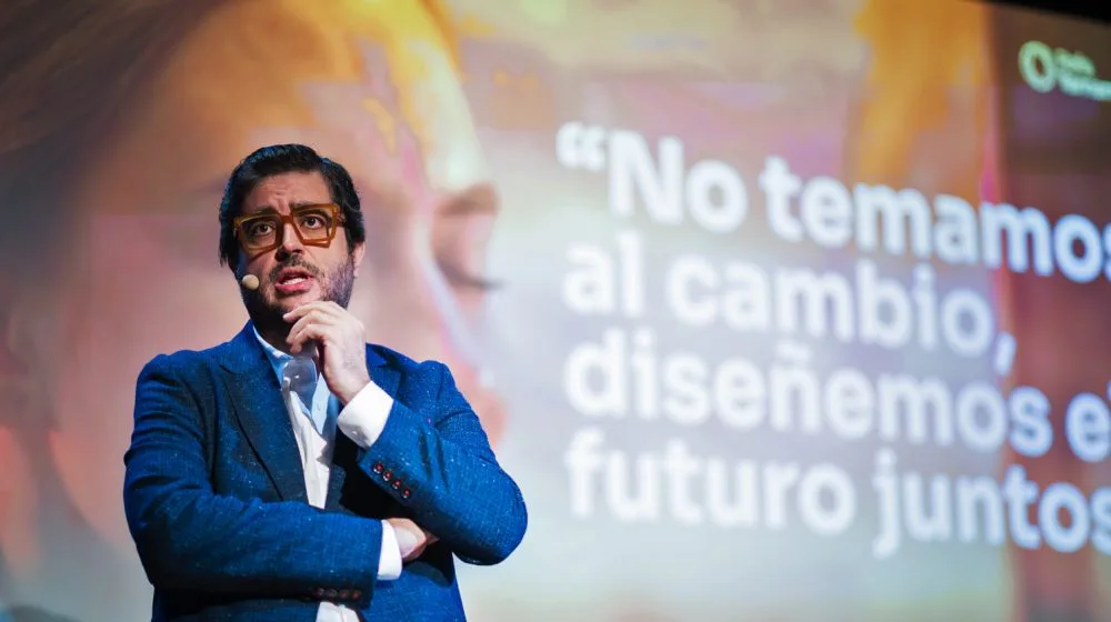 Rafael Tamames durante una intervención empresarial